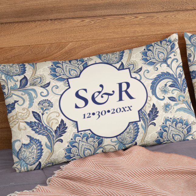 Housse D'oreillers Monogram Blue & Cream Damask Floral Mariage (Créateur téléchargé)