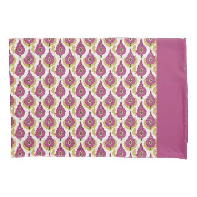 Housse D'oreillers Motif Ikat rose foncé et moutarde (devant)