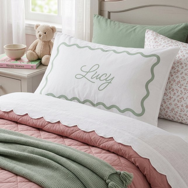 Housse D'oreillers Sage Green and White Wavy Scallop Frame Monogram (Créateur téléchargé)