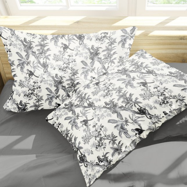 Housse D'oreillers Singes Tropiques Noirs Et Ivoiriens Toile De Jouy (Bring timeless elegance to your space with this stunning Toile de Jouy-inspired Toiles pillow case! )