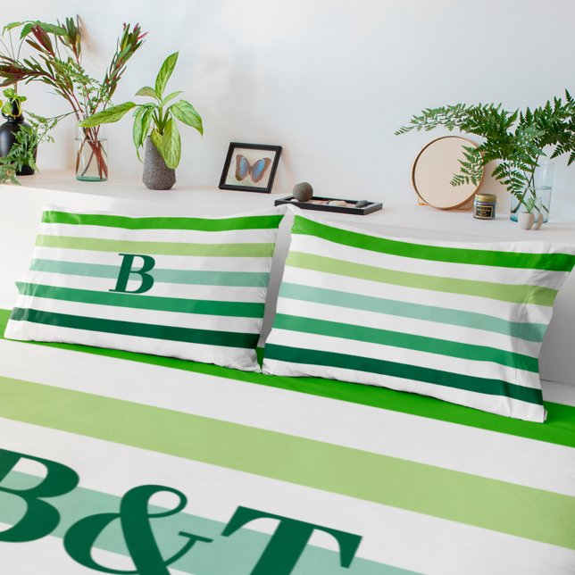 Housse D'oreillers Trendy Green Stripes avec Monogramme (Créateur téléchargé)