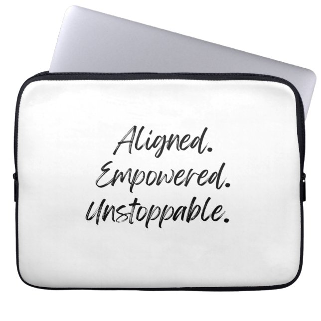 Housse Pour Ordinateur Portable Aligned. Empowered. Unstoppable. (Devant)