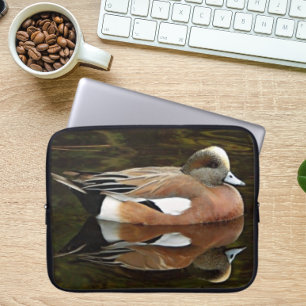 Housse Pour Ordinateur Portable American Wigeon Duck on Pond