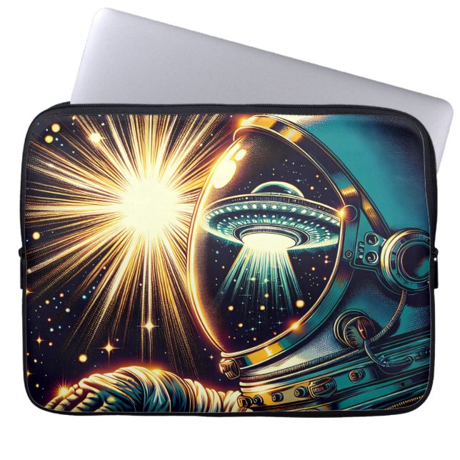 Housse Pour Ordinateur Portable Astronaute avec reflet d'un OVNI  (Devant)