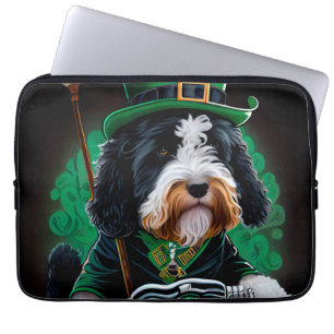 Housse Pour Ordinateur Portable Bernedoodle Chien conduisant vélo St. Patrick's Da