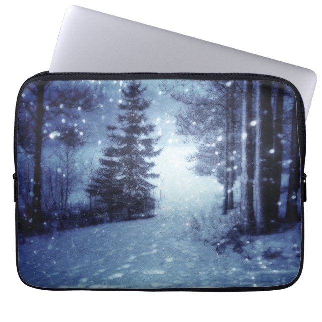 Housse Pour Ordinateur Portable Bleu Moonlit Forêt magique Scène d'hiver (Devant)