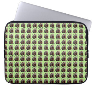 Housse Pour Ordinateur Portable Brickwork Burrow : Une toile verte de Wombat,