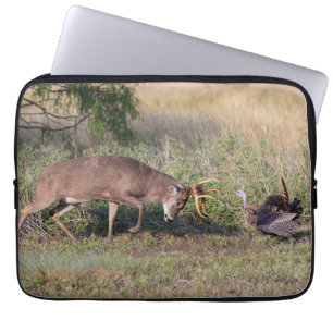 Housse Pour Ordinateur Portable Cerf à queue blanche combattant un dindon sauvage