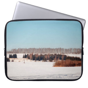Housse Pour Ordinateur Portable Champs et forêts de la Russie centrale. architectu