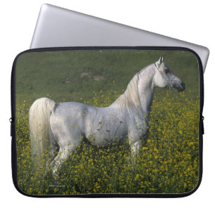 Housse Pour Ordinateur Portable Cheval arabe se tenant en fleurs