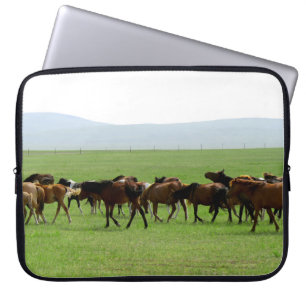 Housse Pour Ordinateur Portable Chevaux sur le pâturage - Photographie du paysage
