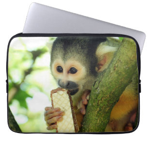 Housse Pour Ordinateur Portable Cute Baby Squerrl Monkey Eating a Wafer Biscuit