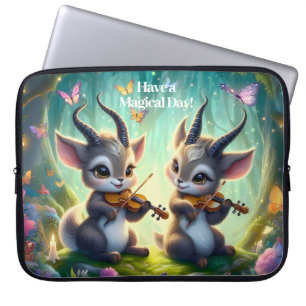 Housse Pour Ordinateur Portable De mignons saolas jouent aux violons dans une forê