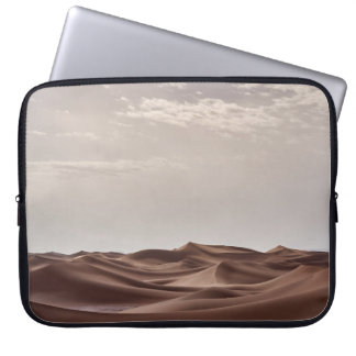 Housse Pour Ordinateur Portable DÉSERT Brown SOUS LES NUAGES BLANCS