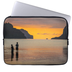 Housse Pour Ordinateur Portable Enfants pêchant au coucher du soleil