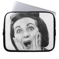 Femme faisant le visage