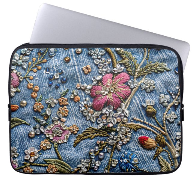 Housse Pour Ordinateur Portable Fleur brodée violette sur Denim Delight (Devant)