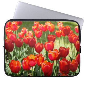 Housse Pour Ordinateur Portable Grand champ de tulipes rouges