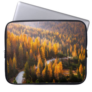 Housse Pour Ordinateur Portable Grande vue sur la route sinueuse. Dramatique et ma