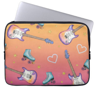 Housse Pour Ordinateur Portable Guitares et patins à rouleaux par Natasha Us