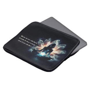 Housse Pour Ordinateur Portable Instructrice de yoga en position de méditation ent