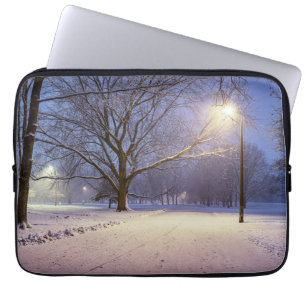 Housse Pour Ordinateur Portable Lumières de rue et couvert de neiges