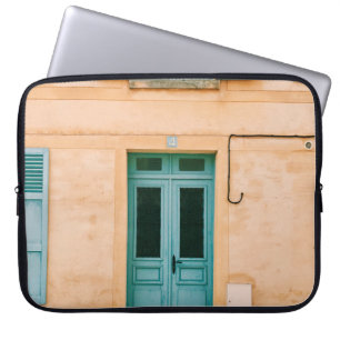 HOUSSE POUR ORDINATEUR PORTABLE MAISON AVEC FENÊTRE OUVERTE ET PORTE FERMÉE