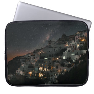 HOUSSE POUR ORDINATEUR PORTABLE MAISONS BLANCHES ET NOIRES PRÈS DU CORPS D'EAU PE