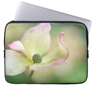 Housse Pour Ordinateur Portable Mlle Satomi'de Kousa de cornus de la fleur de