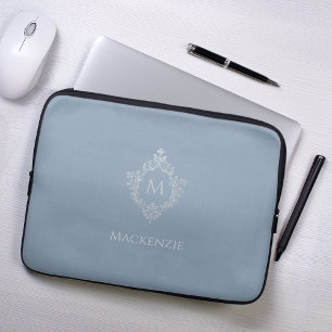 Housse Pour Ordinateur Portable Monogram Dusty Blue Elegant Crest Faux Silver Nom