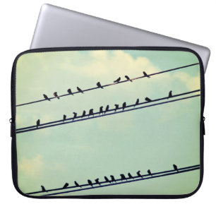 Housse Pour Ordinateur Portable Oiseaux sur fil, ciel bleu vintage.