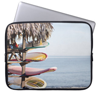 Housse Pour Ordinateur Portable Planche de surf rouge et blanche en rack en bois m