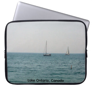 Housse Pour Ordinateur Portable Sailboats on Lake Ontario Laptop sleeve