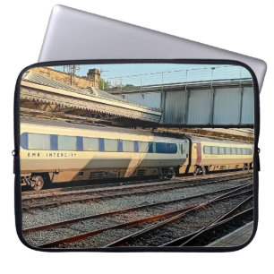 Housse Pour Ordinateur Portable Train beige et marron