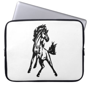 Housse Pour Ordinateur Portable Un cheval sautant franchement dans la nature