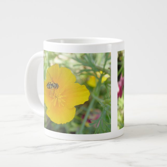 Hoverfly et California Poppy Mug (Devant gauche)