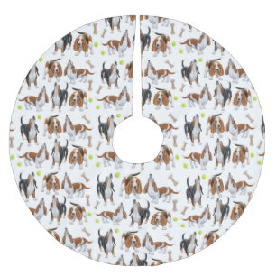 Howling Basset Hound Dogs Christmas Tree Skirt