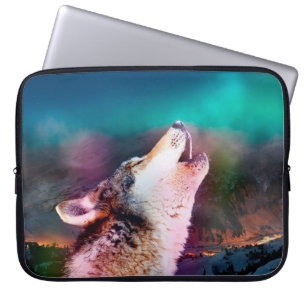 Howling wolf in the mountains laptop sleeve