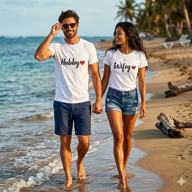 Hubby Modern Black Script Women RedHeart T-Shirt (Créateur téléchargé)