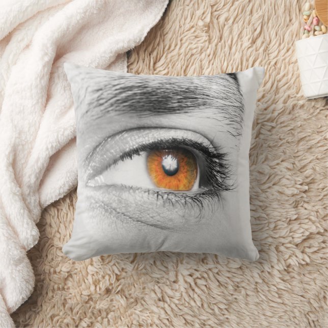 Human eye closeup throw pillow (Blanket)