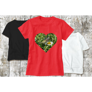 Hummingbird T-Shirt With a Daisy