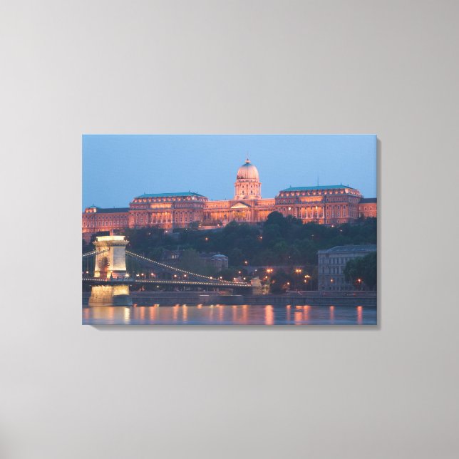HUNGARY, Budapest: Szechenyi (Chain) Bridge, Canvas Print (Front)