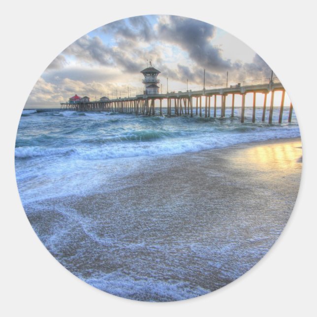 Huntington Beach Pier Classic Round Sticker (Front)