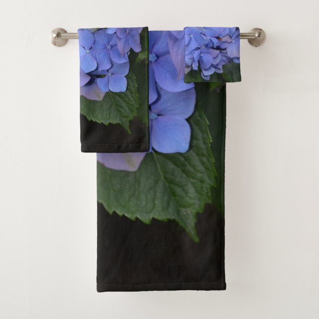 Hydrangea macrophylla violette rustique (En situation)