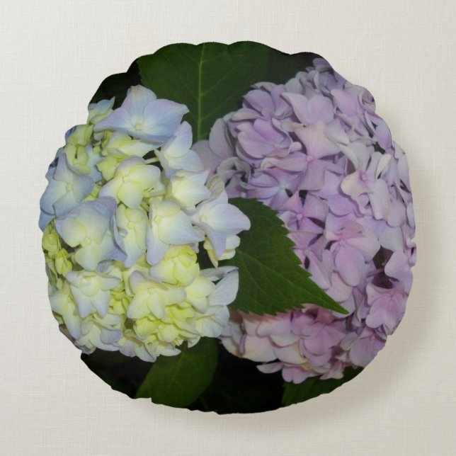Hydrangeas Round Pillow (Front)