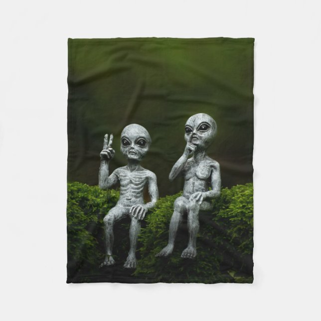 I BELIEVE! Cute Alien Blanket (Front)