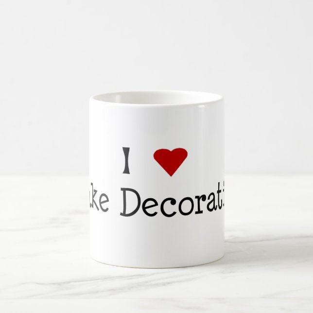 I gâteau de coeur décorant la tasse (Centre)