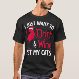 I Just Want To Drink Wine And Pet My Cat  Santa Ki T-Shirt
