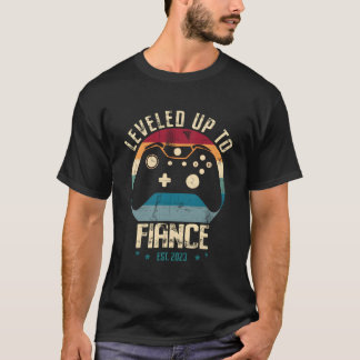 I Levelled Up To Fiance Est2023 Just Engaged Newly T-Shirt