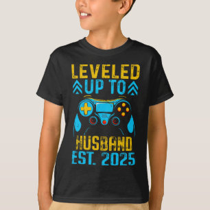 I Levelled Up To Husband Est 2025 Just Married Bac T-Shirt